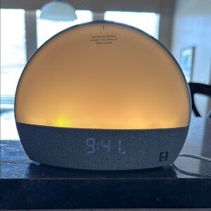 Hatch White & Gray Smart Sleep Assistant (putty)
